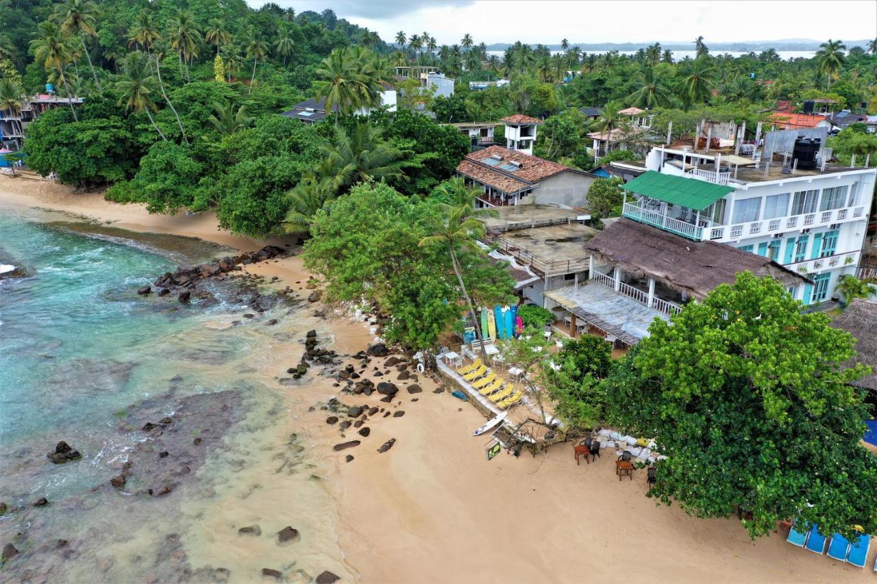 Surf Bar Mirissa Hotel Exterior photo